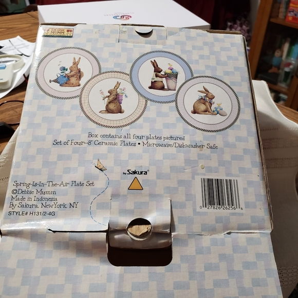 1998 New Vintage Debbie Mumm "Spring Is In the Air" 4 plates in this package - Picture 10 of 10